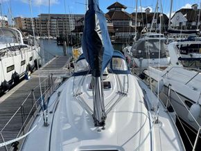 2006 Bavaria Cruiser 30 12