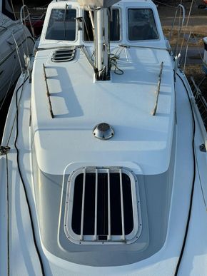 Roof with hatches 