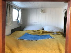 Dutch Barge Klipperaak With Gaff rigged Staysail  - Master Suite