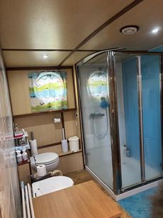 Liveaboard with Mooring-Dorothy Ellen