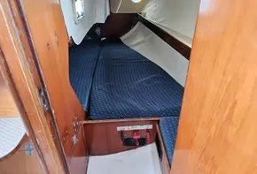 Beneteau Oceanis 320 for sale with BJ Marine