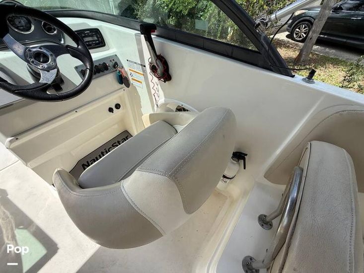 2016 NauticStar 223 DC Sport Deck