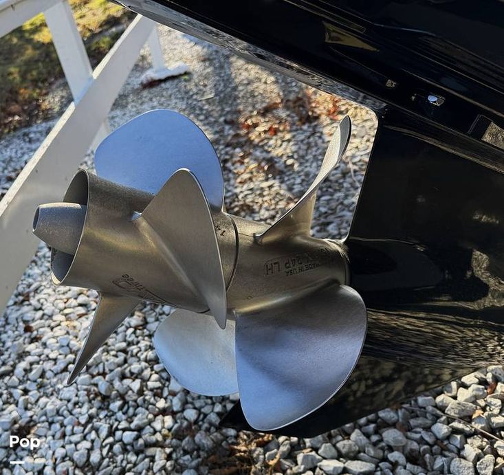 2023 Crownline 240 ss