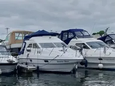 2002 Sealine F33