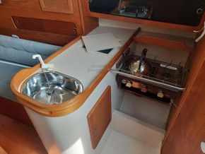 Hunter Horizon 30 Bilge Keel - Galley