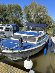 motor Boat cruiser for sale