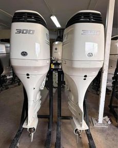 Pair Suzuki 300hp 4 stroke
