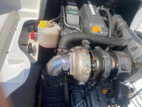 Beneteau Antares 710  - Engine