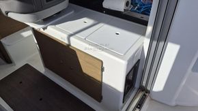 Jeanneau Merry Fisher 695  - Galley