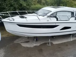 2025 Sealine C390
