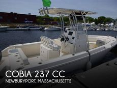 2022 Cobia 237 CC