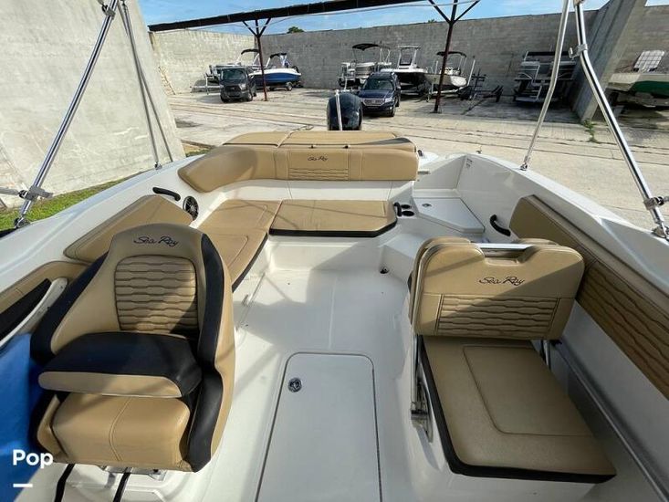 2022 Sea Ray 210 spx