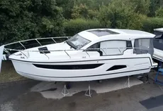 2025 Sealine C390