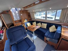 2001 Aquastar 38