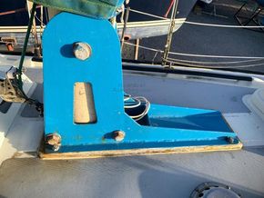 Neptune 33  - Mast Base