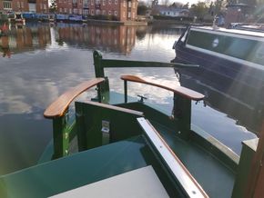 Rear deck and heritage style stern