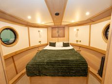 55x10 CUSTOM BUILD - BESPOKE BOAT CO