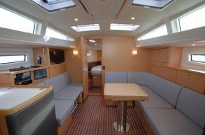 2020 Bavaria Vision 42 23