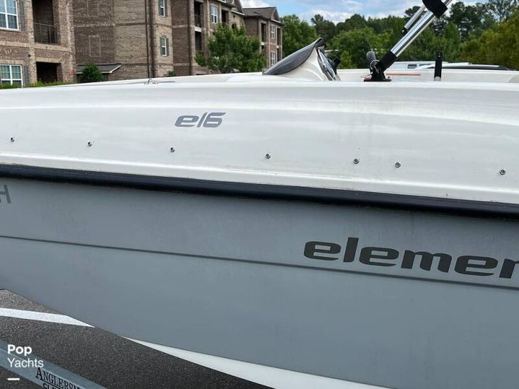 2018 Bayliner element e16