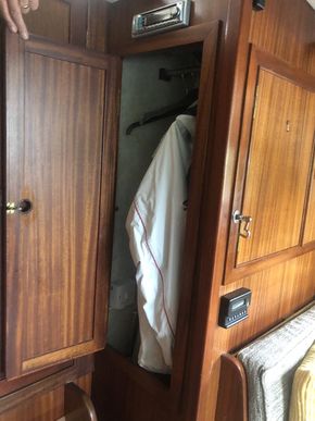 Long coat cupboard