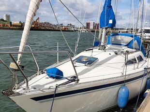 Moody 27 bilge keel