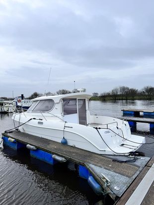 Quicksilver 700 Weekend NEW ENGINE & TRAILER