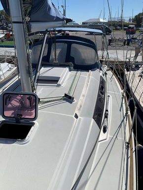 Side deck facing aft