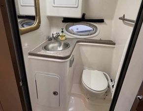 2008 Rinker 280 Cabin Cruiser 27