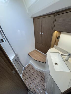 2025 Bavaria C46 22