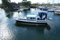 2001 Aquastar 38