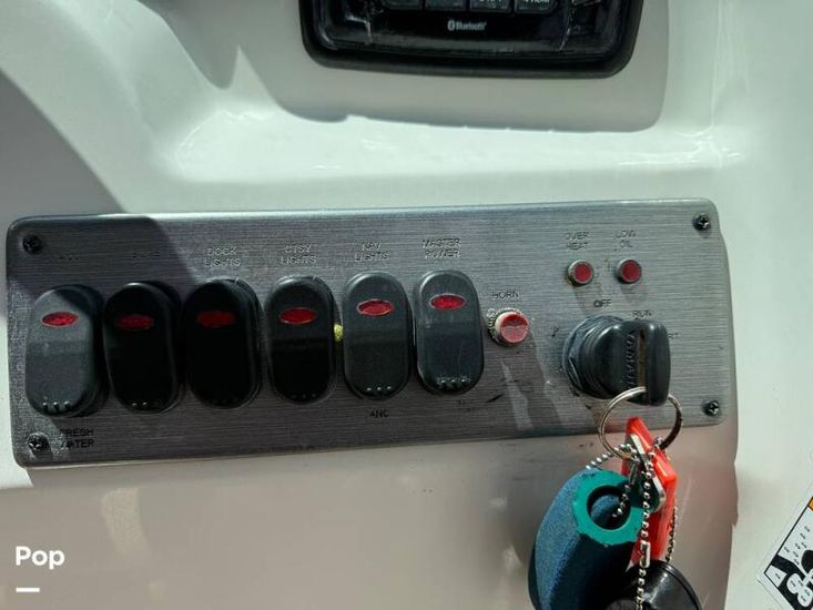 2016 NauticStar 223 DC Sport Deck