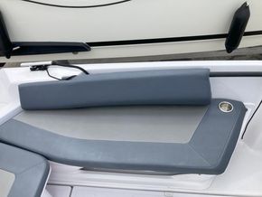 2022 Axopar 22 Spyder 15