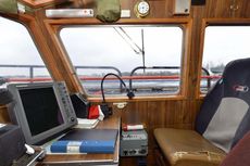 Pilot boat 727. 