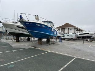 Sea Ray 340 Express Cruiser