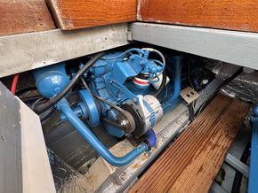 Nelson Weymouth 32  - Engine