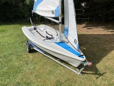 RS Q'BA sailing dinghy - Late type metal foil boat