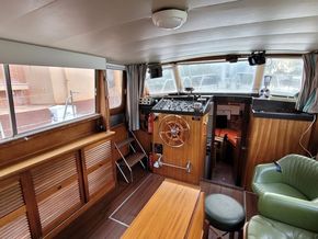 Broom 37 Continental Coastal and river cruiser - Saloon