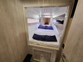 Leopard 40  - Forward Cabin