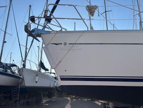 Jeanneau Sun Odyssey 37 Owners version - Bow
