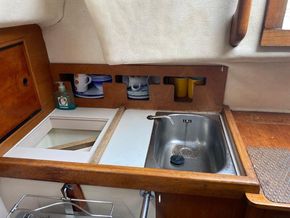 Westerly Griffon Coastal Cruiser - Galley