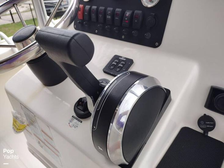 2019 Mako 204 center console