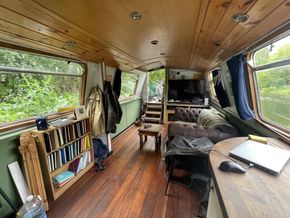 Narrowboat 70ft Cruiser Stern - Saloon