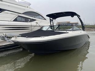 2021 Sea Ray 210 SPXE