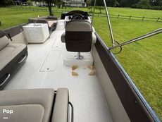 2017 Bayliner Element XR7