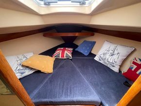 Sadler 32  - Forward Cabin