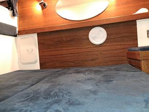 Aft cabin berth