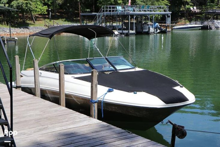 2015 Sea Ray 240 sundeck