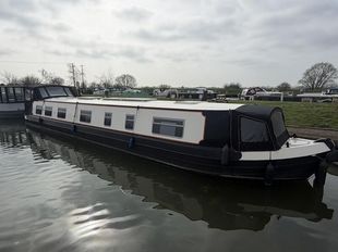 Bespoke 55' Wide Beam 'Shard'
