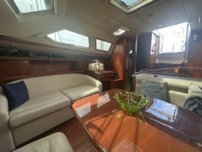 2010 Hunter Legend 41 Deck Saloon 27