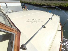 Moores of Wroxham 35 centre cockpit  - Foredeck